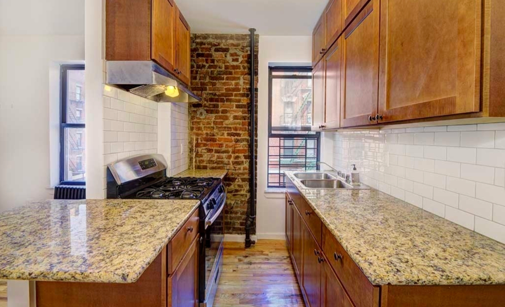 116 Mott Street - Photo 6