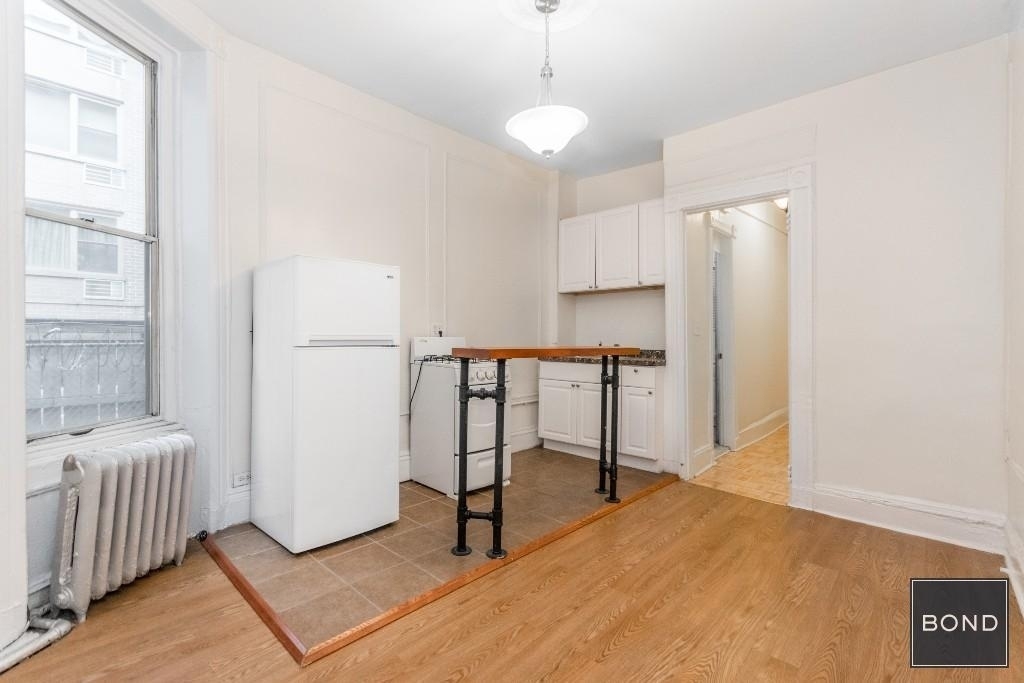 158 West 15th Street - Photo 4