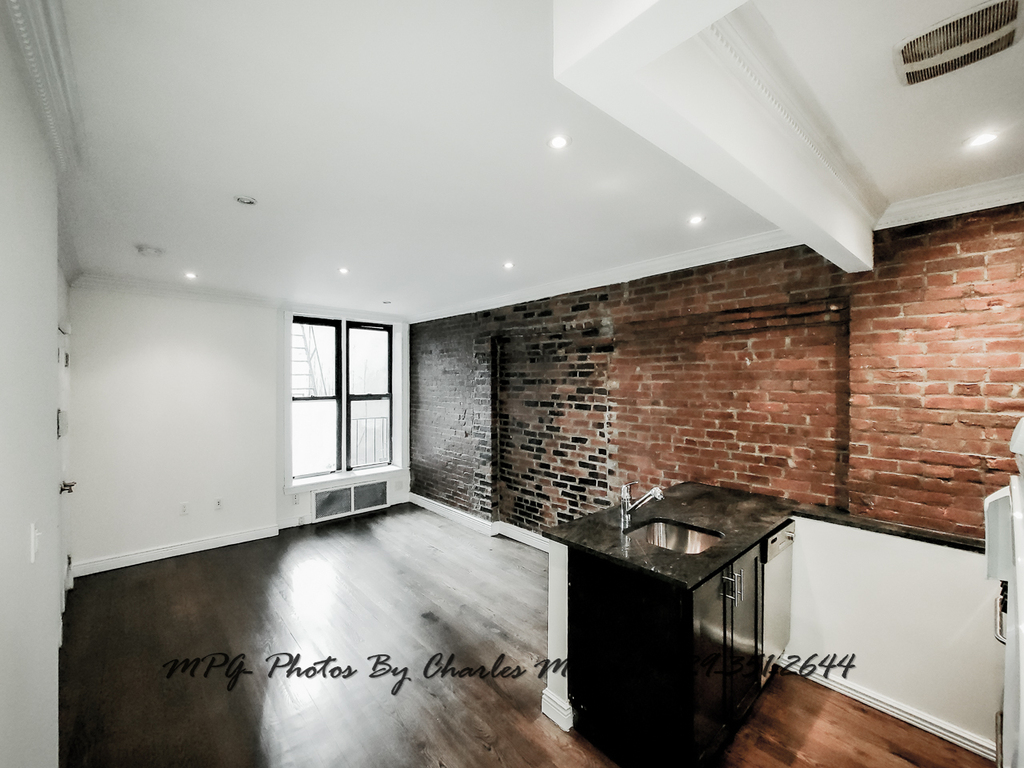 244 East 78th Street - Photo 2