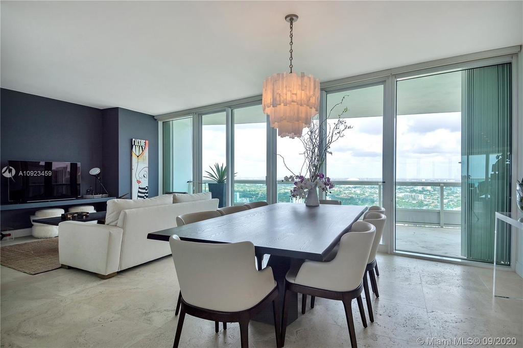 1643 Brickell Ave - Photo 3