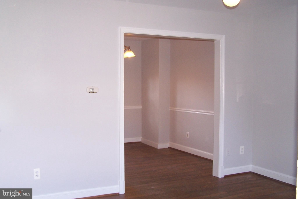 1038 N Monroe Street - Photo 2