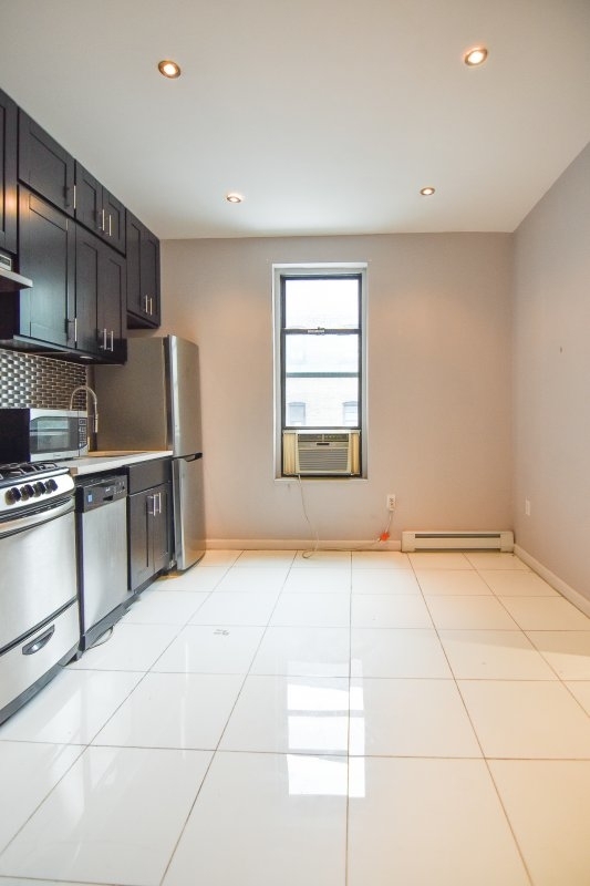 932 Amsterdam Avenue - Photo 2