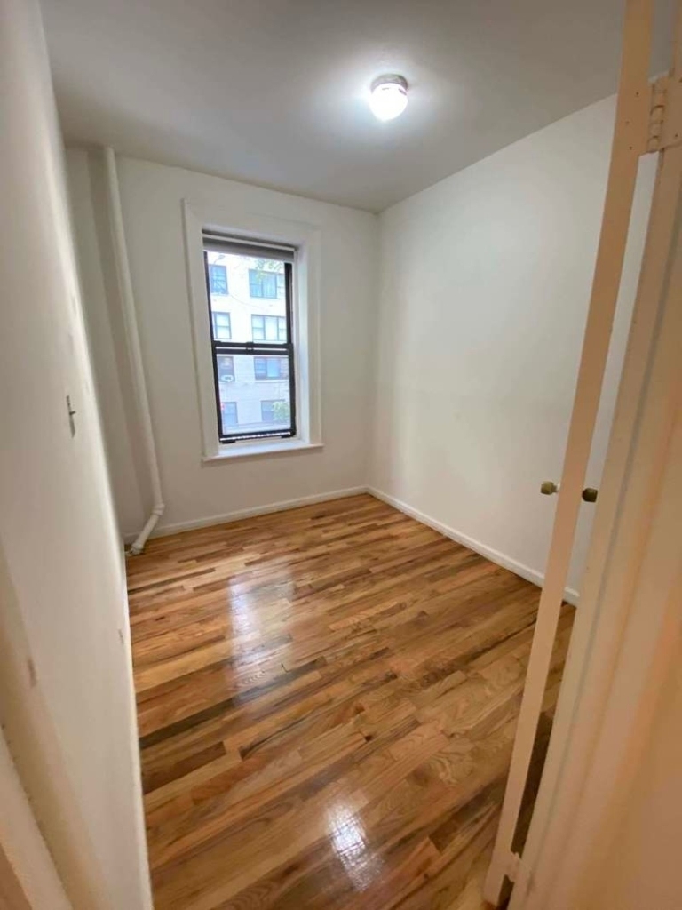 316 East 49th Street - Photo 1