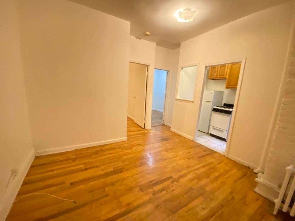 316 East 49th Street - Photo 4