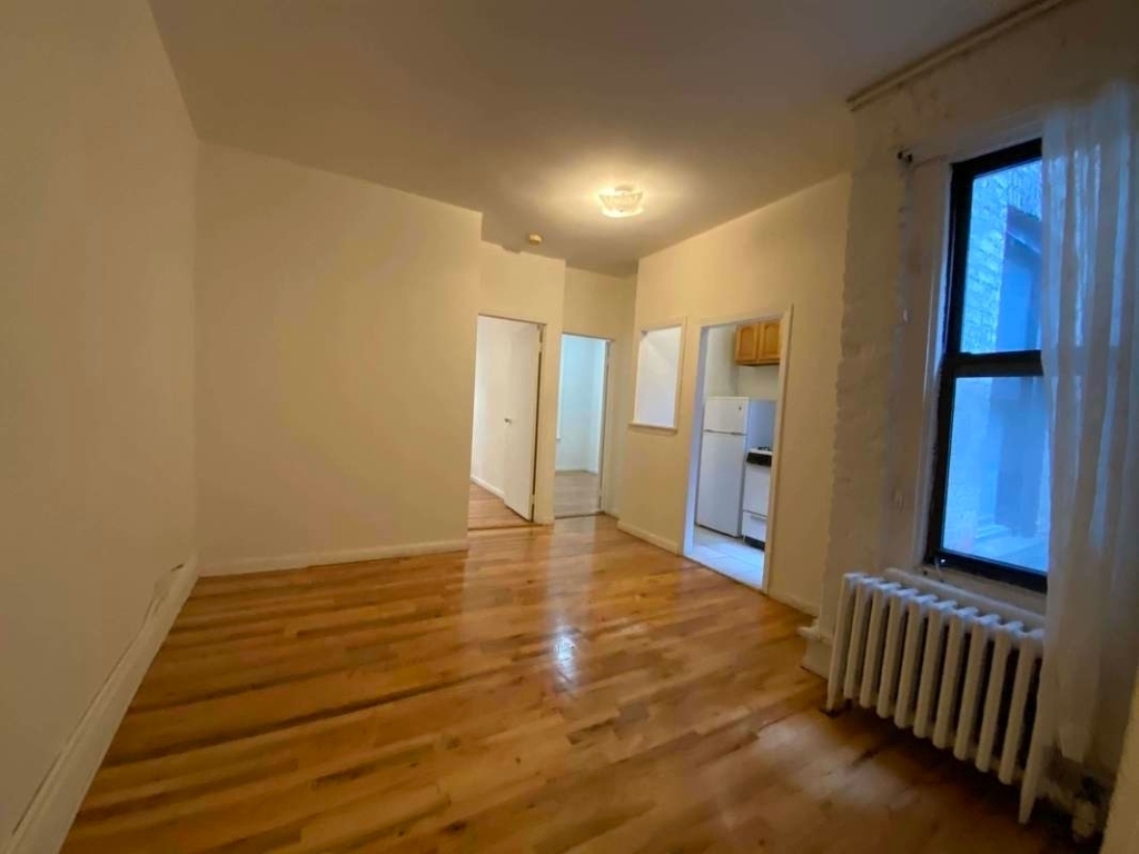 316 East 49th Street - Photo 3