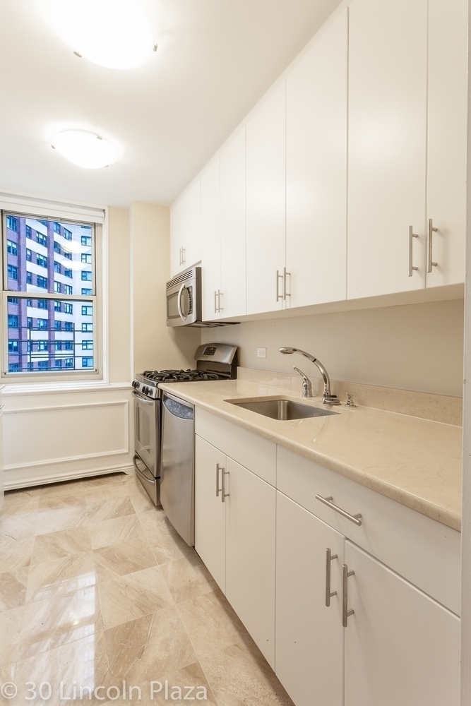 30 West 63rd Street - Photo 1