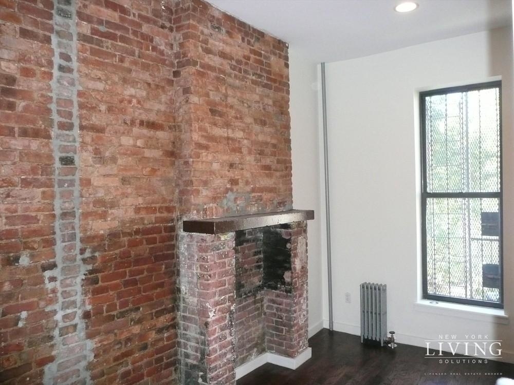 308 Tompkins Avenue - Photo 5