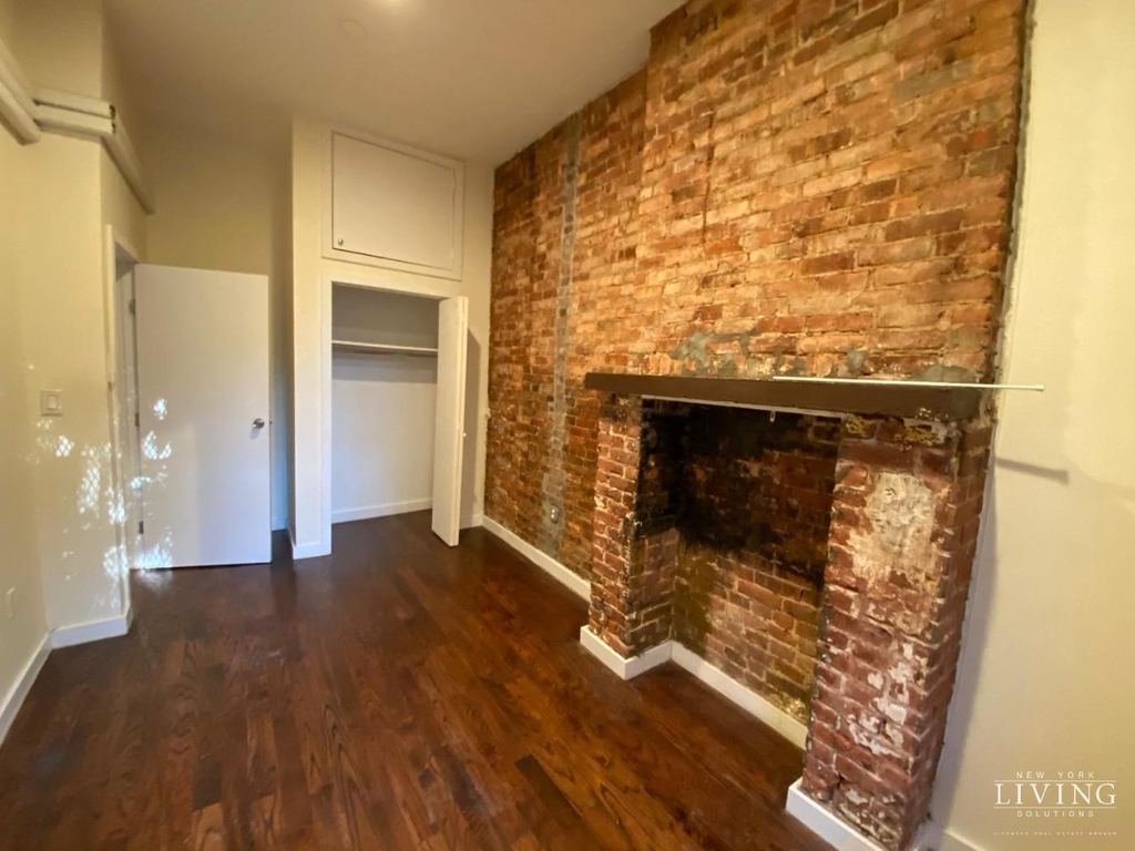 308 Tompkins Avenue - Photo 15