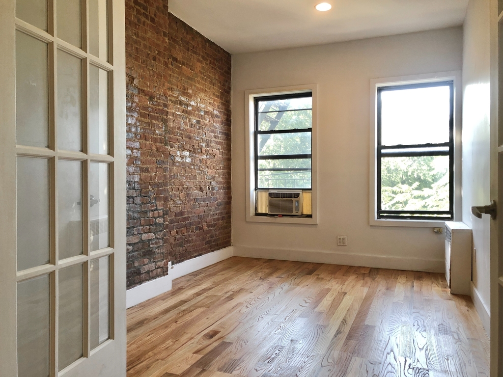 1486 Bedford Ave - Photo 1