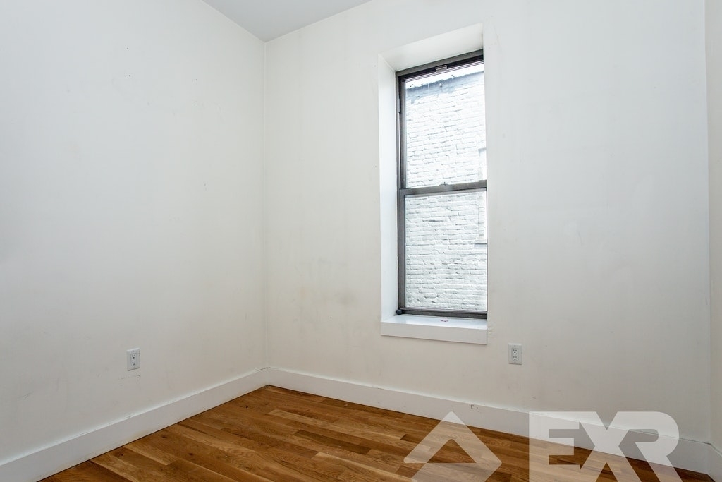 314 Covert Street - Photo 3