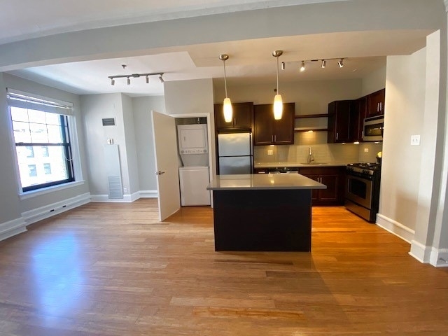 415 West Belmont Avenue - Photo 3