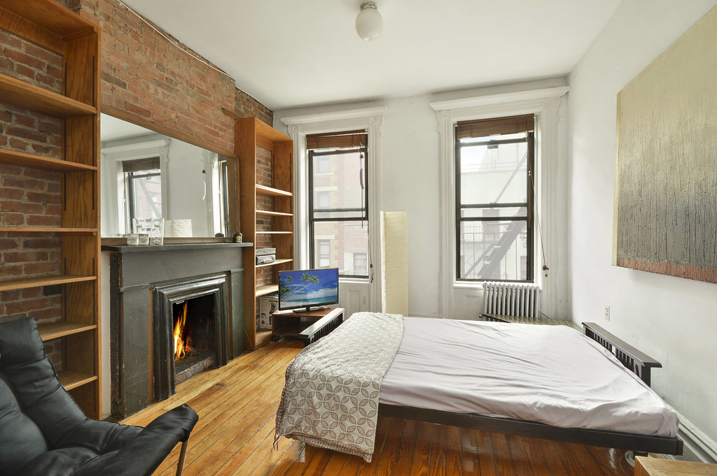 105 Thompson Street - Photo 0