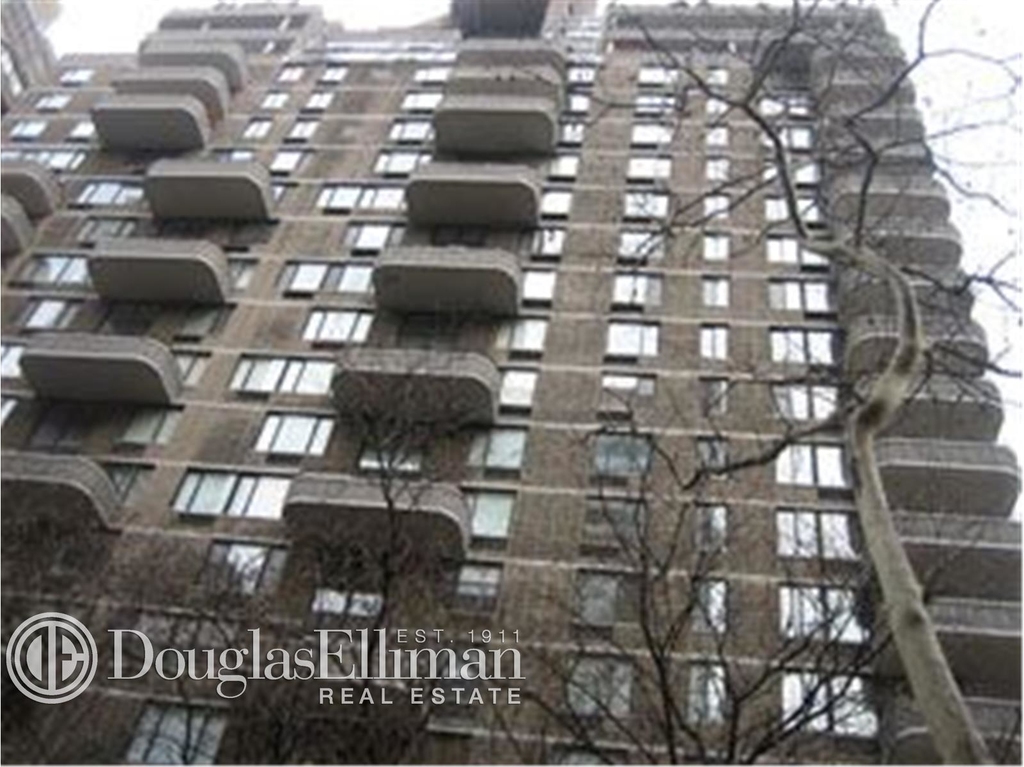 309 East 49th St - Photo 19