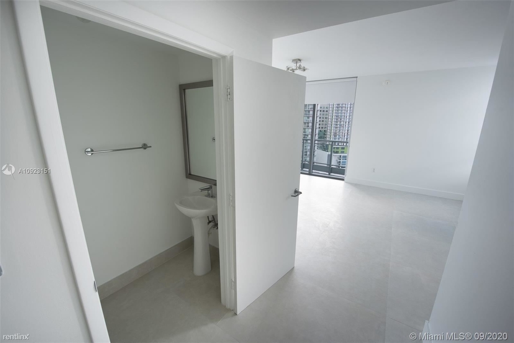 90 Sw 3rd St Apt 2407 - Photo 6