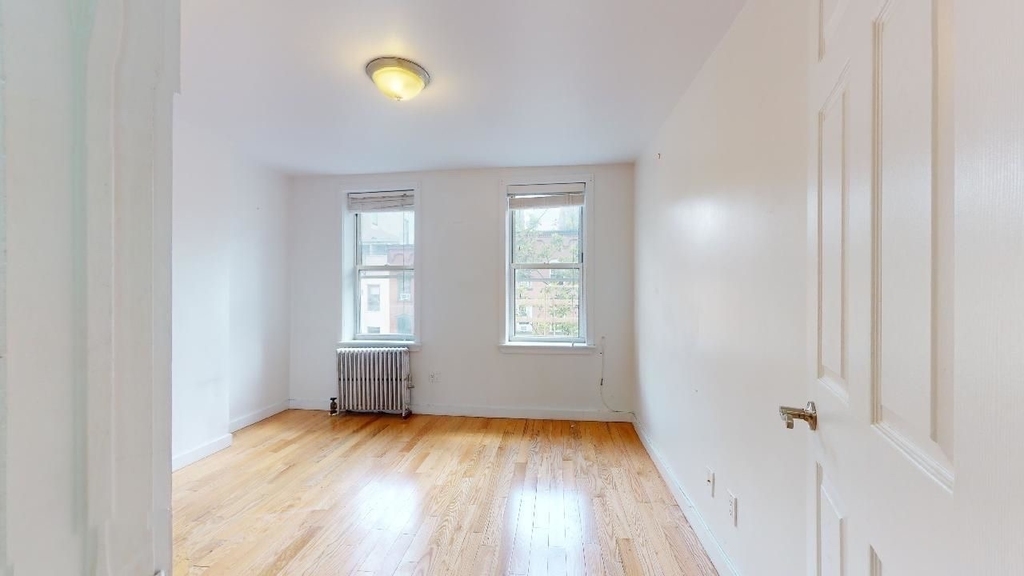 123 East 7th Street - Photo 2