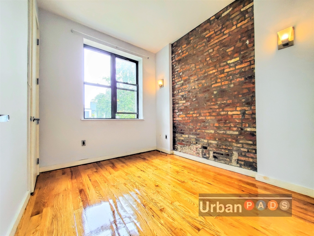 179 Putnam Avenue - Photo 2