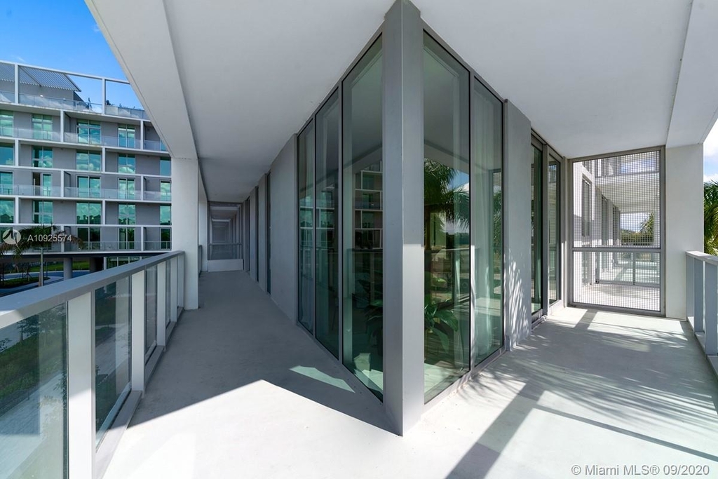 2000 Metropica Way - Photo 7