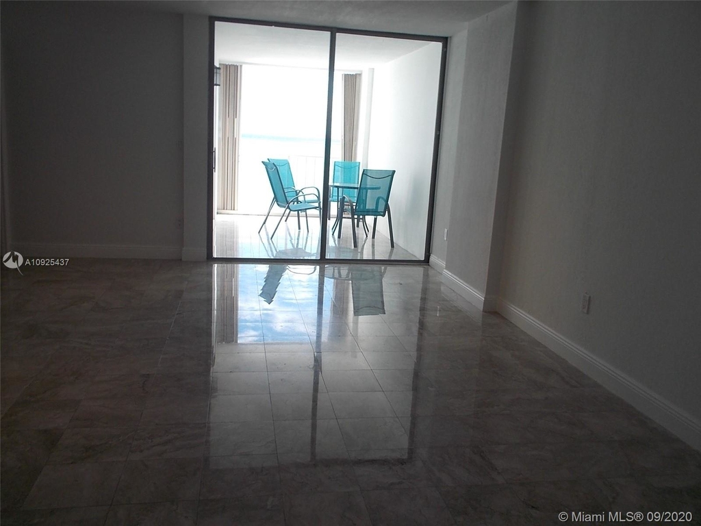 6450 Collins Ave - Photo 17