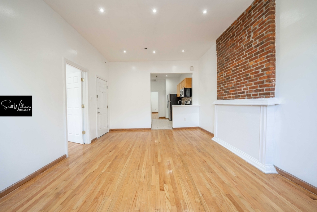 448 Hancock Street - Photo 2