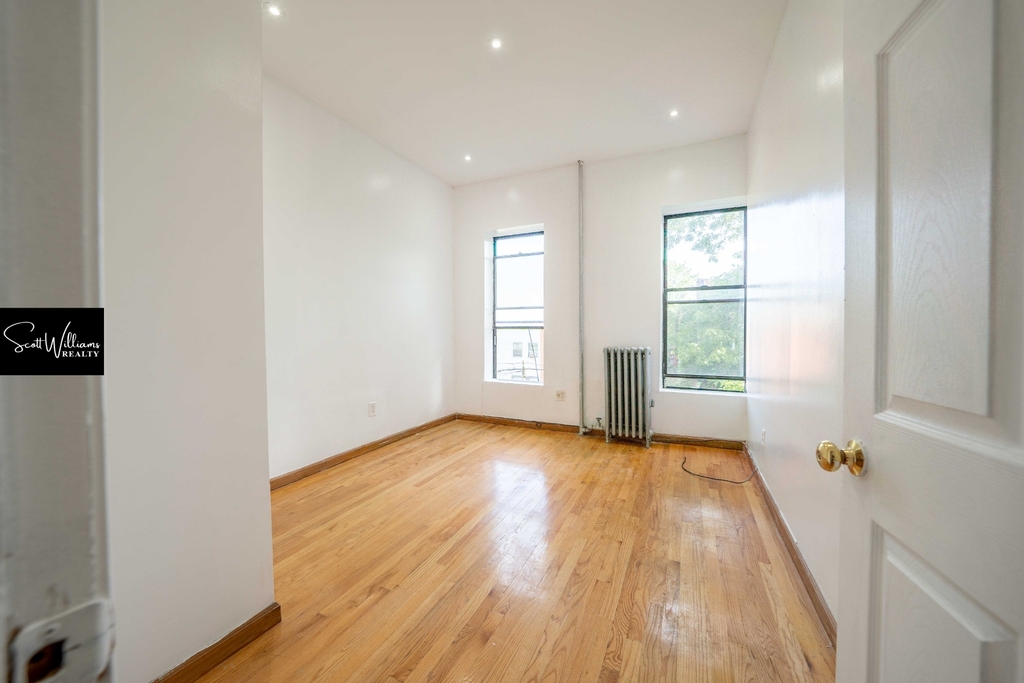 448 Hancock Street - Photo 9