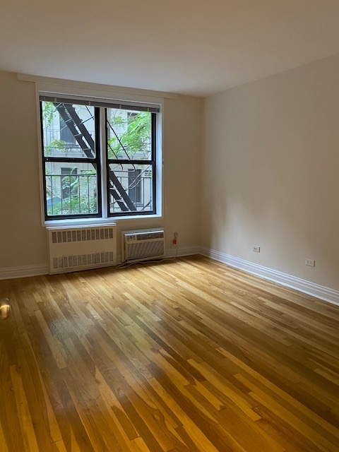 151 West 16th Street - Photo 1