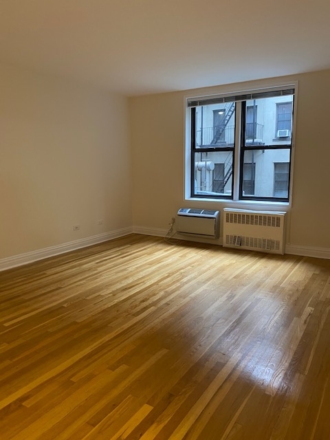 151 West 16th Street - Photo 0