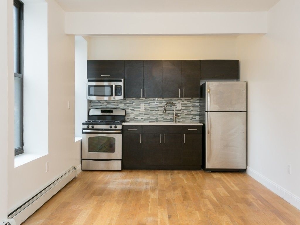 457 West 17th Street - Photo 2