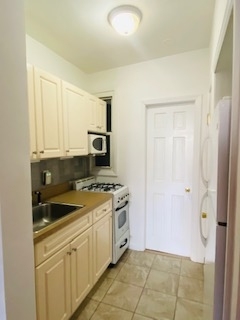 427 East 80th Street - Photo 2