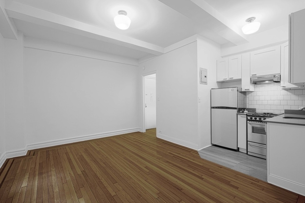 208 West 23rd Street - Photo 0