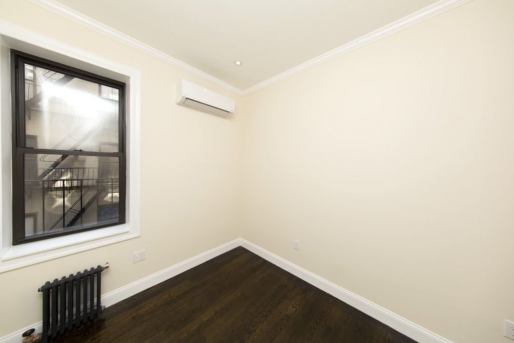 1379 Lexington Avenue - Photo 4