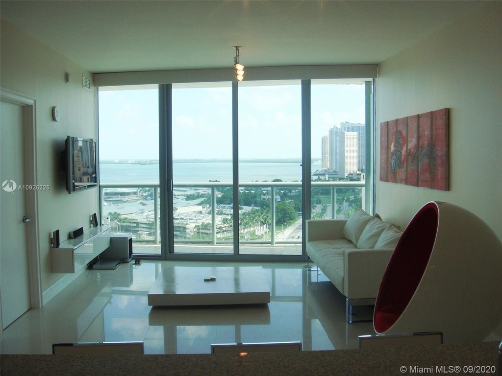 888 Biscayne Blvd - Photo 18