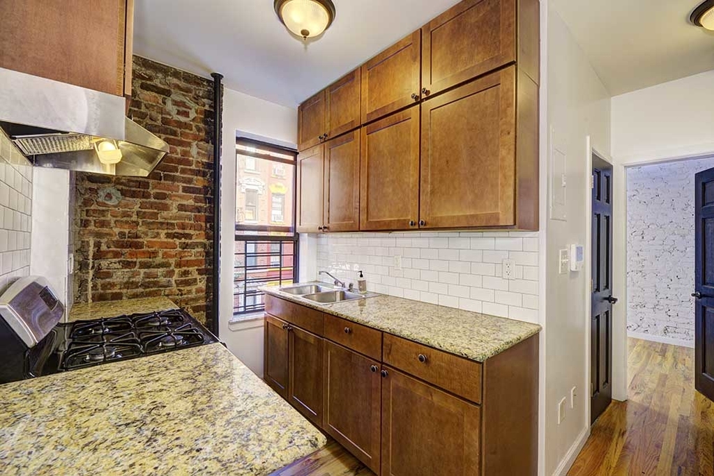 116 Mott Street - Photo 4