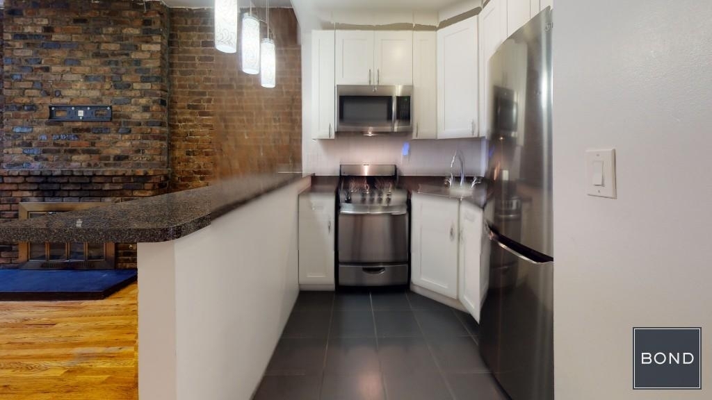 247 West 26th Street - Photo 2