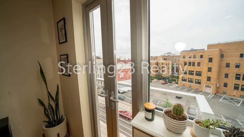 23-15 Astoria Boulevard - Photo 11