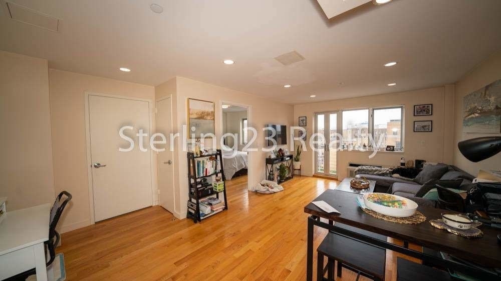 23-15 Astoria Boulevard - Photo 6