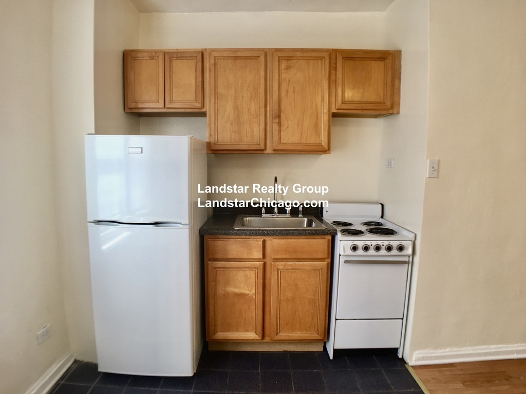 4521 North Malden St. - Photo 3