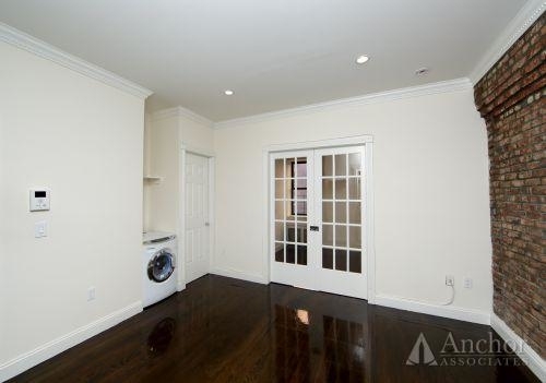 East 55th Street - Photo 2