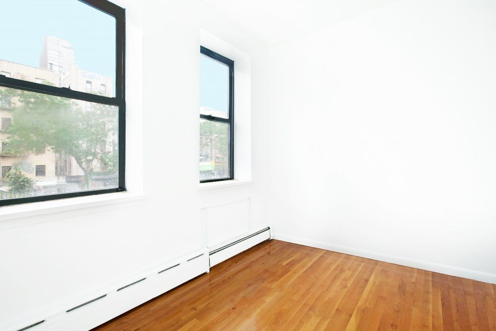 37 1/2 Allen Street - Photo 1