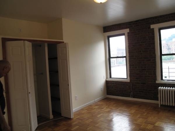 610 west 196  - Photo 2