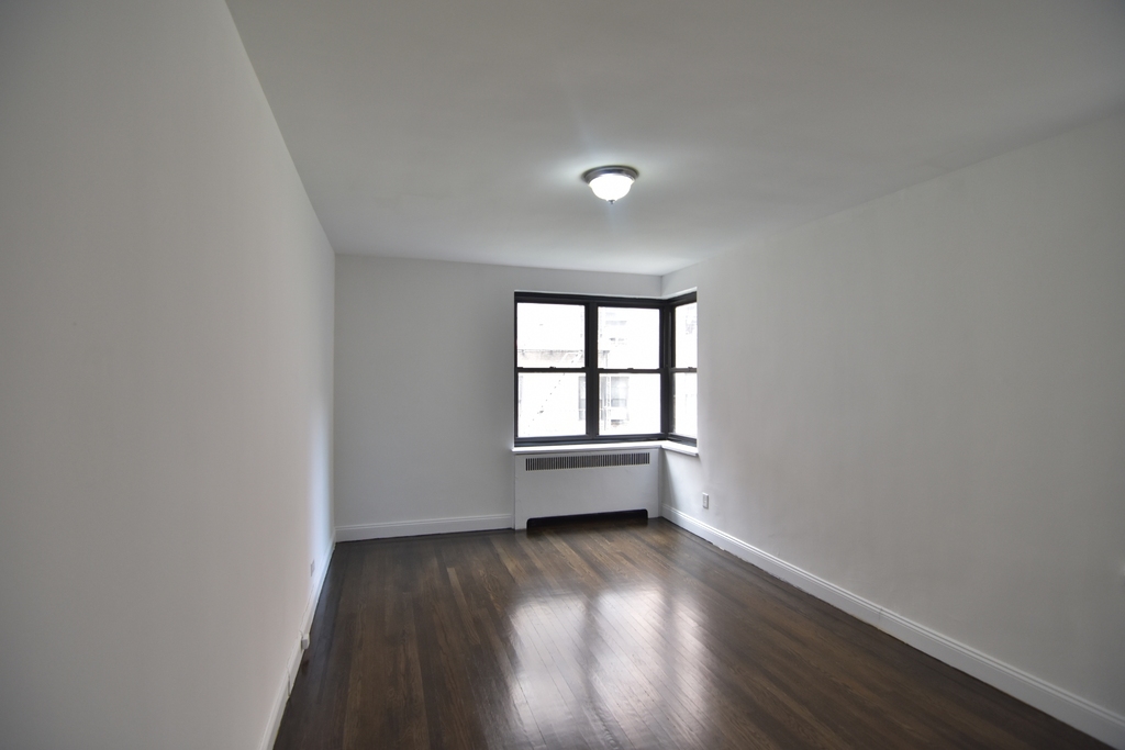 690 Ft Washington Avenue - Photo 9