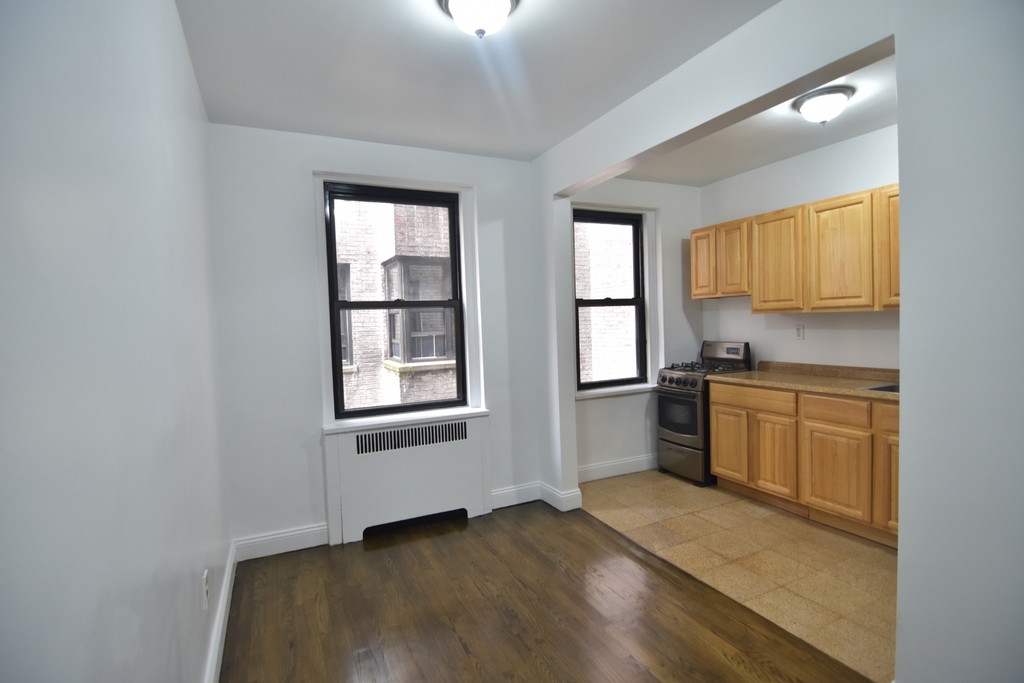 690 Ft Washington Avenue - Photo 2