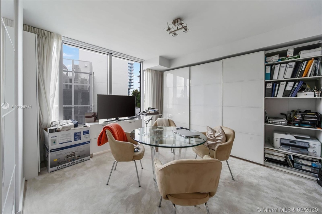 1 Collins Ave - Photo 18