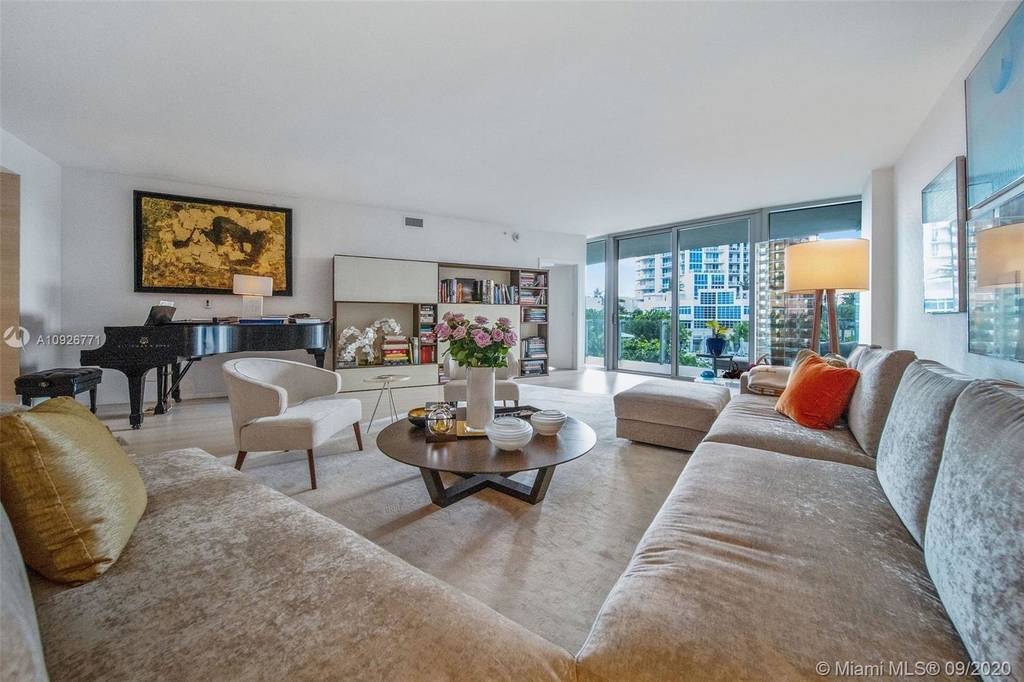 1 Collins Ave - Photo 4