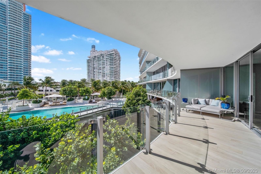 1 Collins Ave - Photo 6