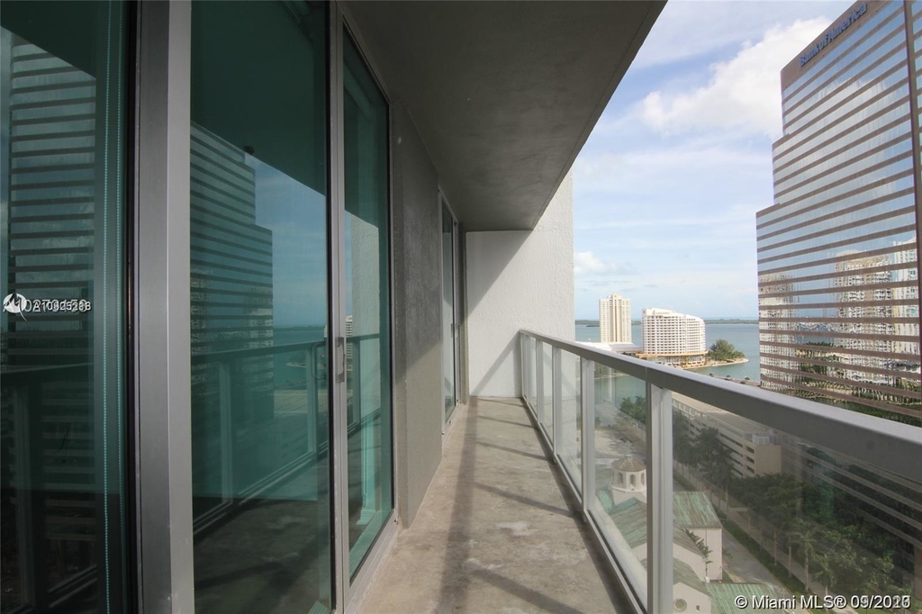 500 Brickell Ave - Photo 11