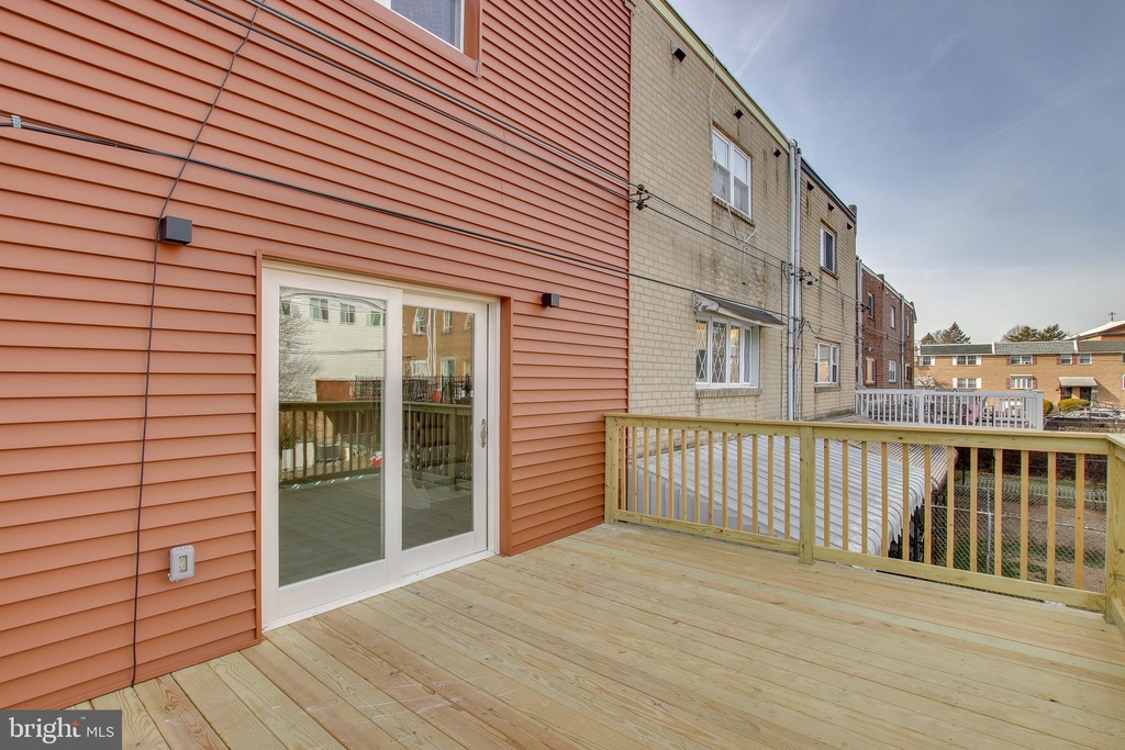 513 Brown Street - Photo 22