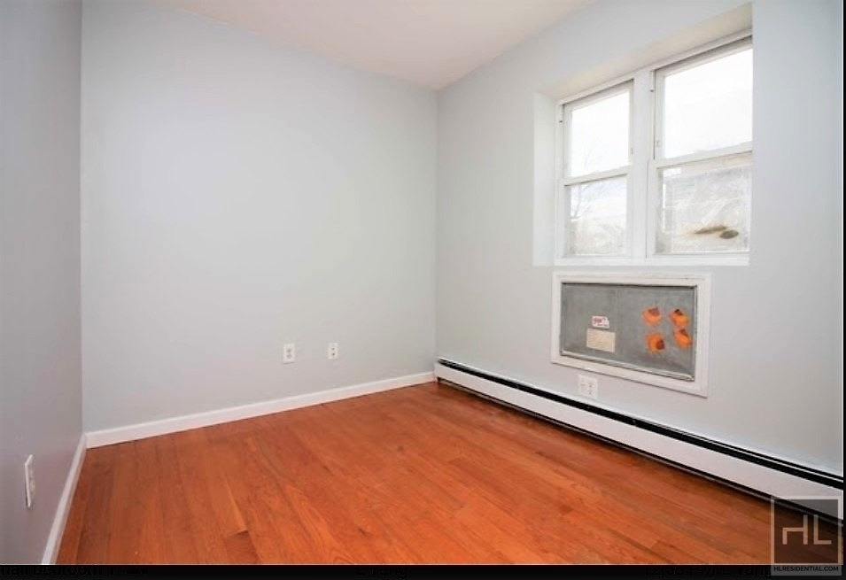 571 Putnam Avenue - Photo 3