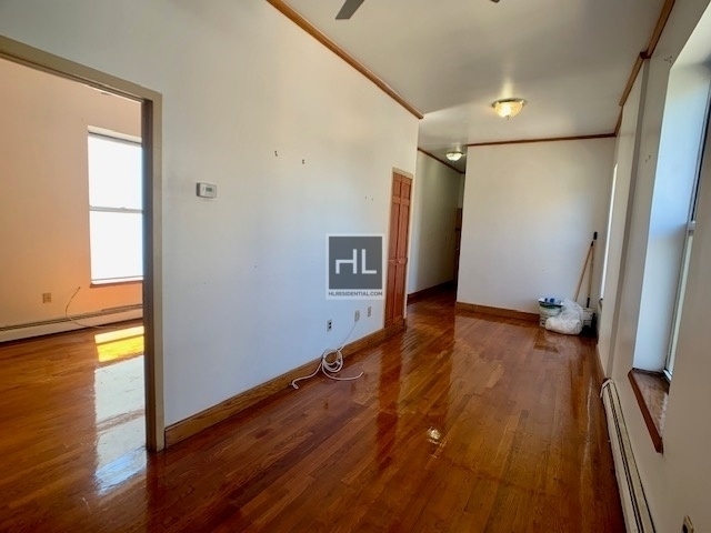 423 Lincoln Place - Photo 3