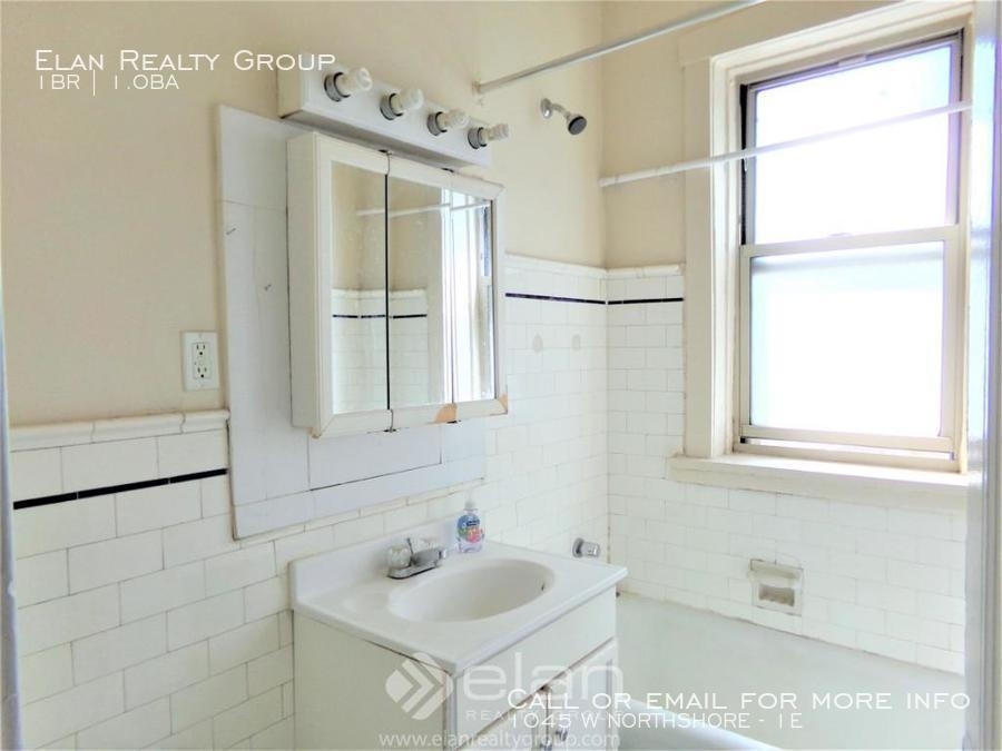 1045 W Northshore - Photo 2