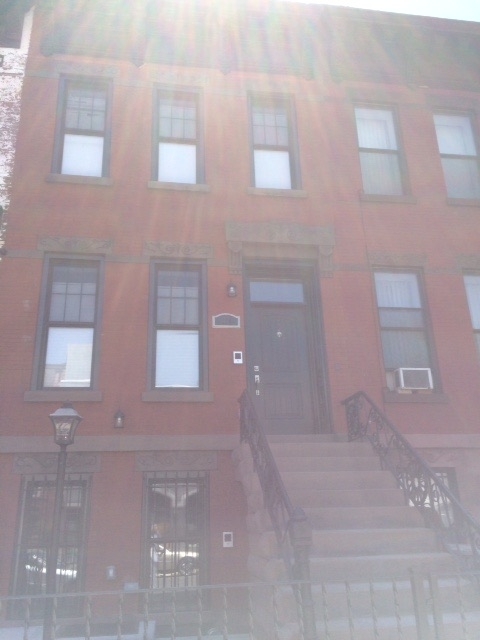 634 Hancock Street - Photo 3